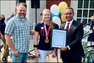 Paralympic gold medalist Hannah Aspden honored by city of Charlotte and Dan Lugo of Queens University